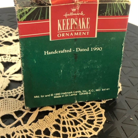 Hallmark 1990 Daughter Keepsake Christmas Ornament Ice Skating Snowwoman - Picture 5 of 5